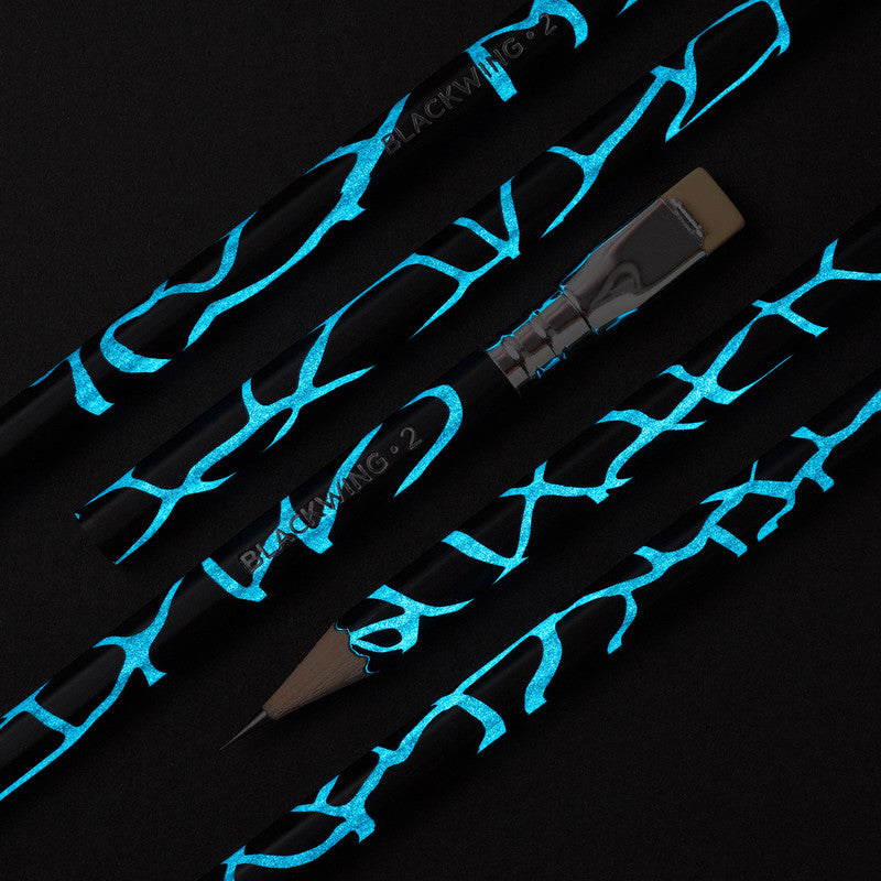 Blackwing Blackwing Graphite Pencil - Limited Edition, Volume 2 (Cracked Blue - Glow-in-the-Dark)