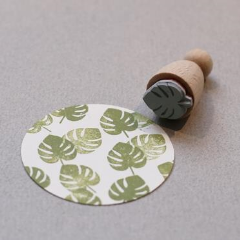 Perlenfischer Perlenfischer Cone Stamp - Monstera Leaf Small